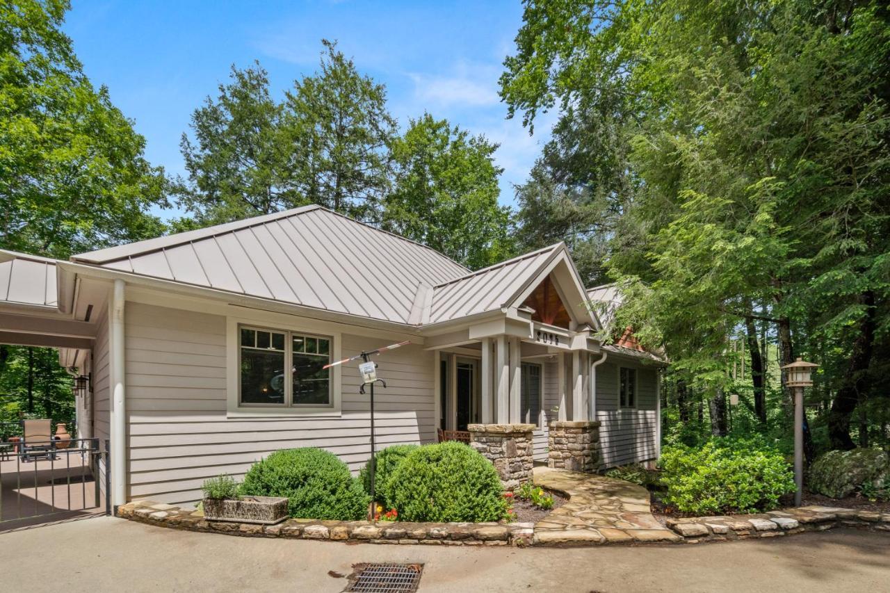 Falling Waters At Rumbling Bald Lake Lure Exterior foto