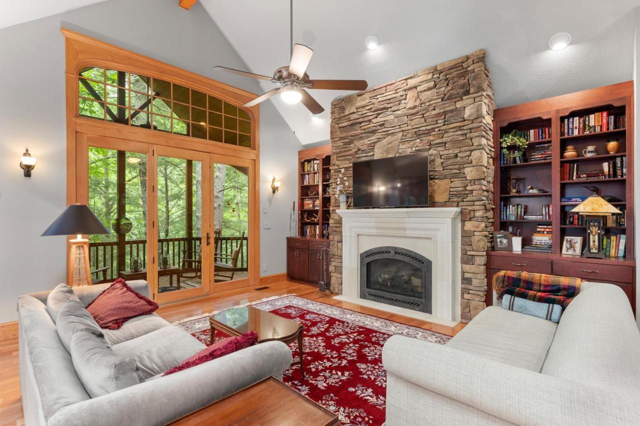 Falling Waters At Rumbling Bald Lake Lure Exterior foto