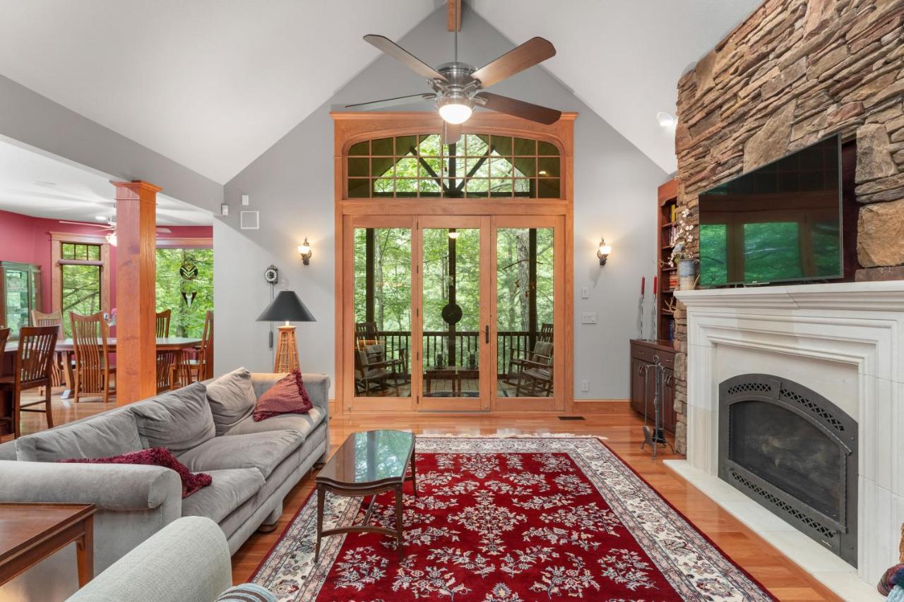Falling Waters At Rumbling Bald Lake Lure Exterior foto