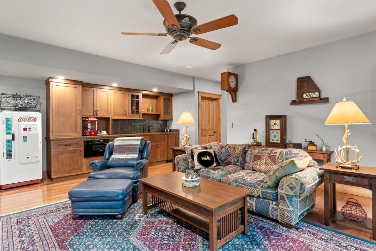 Falling Waters At Rumbling Bald Lake Lure Exterior foto